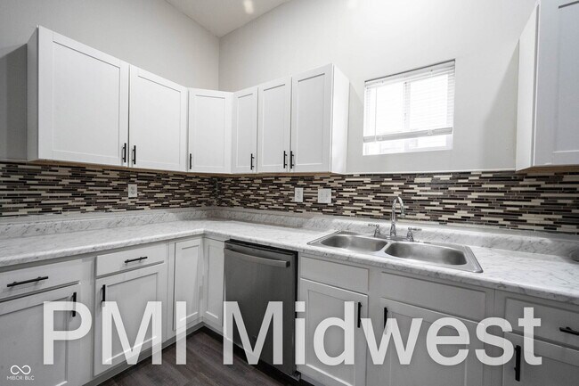 Foto del edificio - 925 N Sheffield Ave