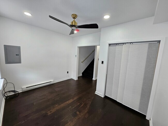 Building Photo - 639 N 35th St