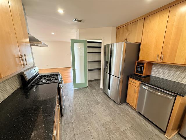 Foto del edificio - 2816 Ryan Pl Dr