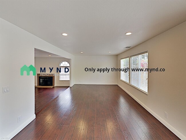 Building Photo - 4 br, 2 bath Apartment - 2719 Lucena Dr