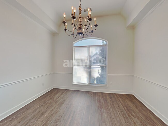 Foto del edificio - 9664 Woodland Creek Ln