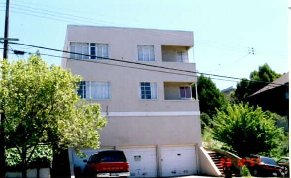 Building Photo - 442-448 Oakland Ave
