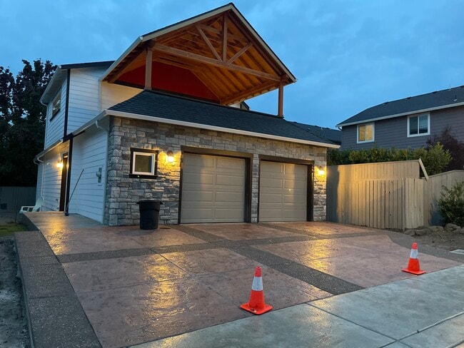 Building Photo - 1184 Rutherford Dr