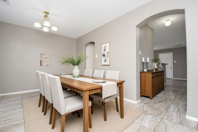 Building Photo - 642 Kiley Dr