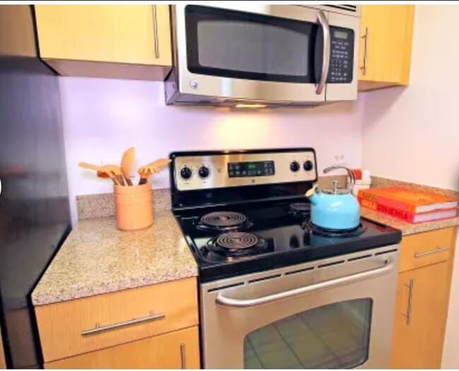 Photo - 98 Christopher Columbus Dr Apartment