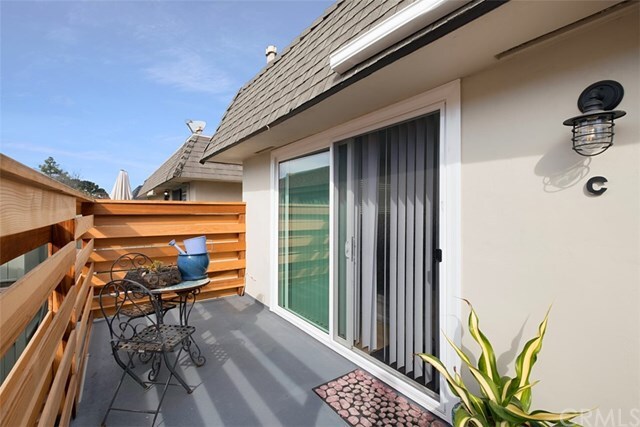Foto del edificio - 392 Woodland Pl