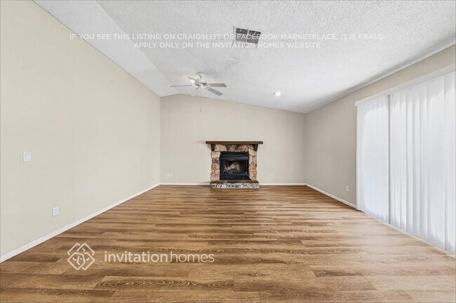 Foto del edificio - 3538 E Anderson Dr