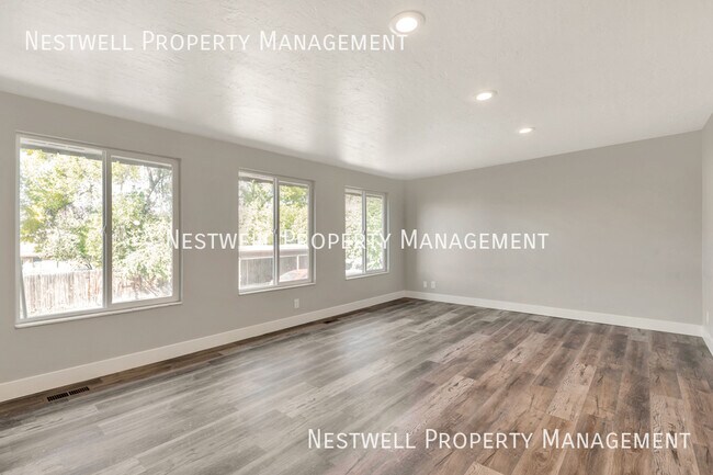 Foto del edificio - 4547 E Wellington St
