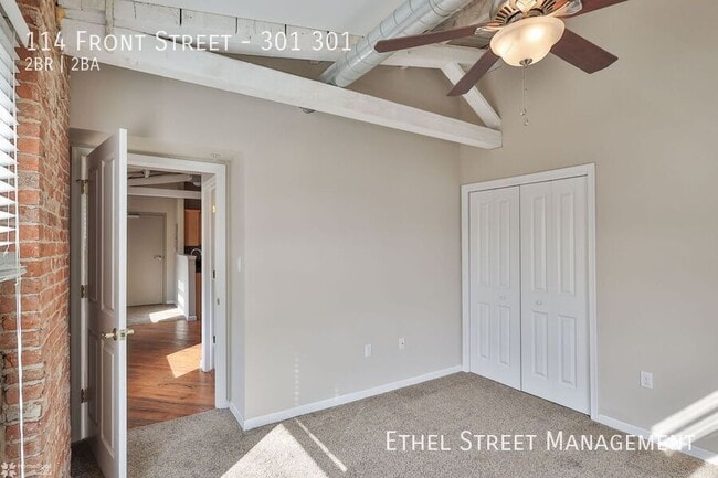 Foto del edificio - 114 Front St
