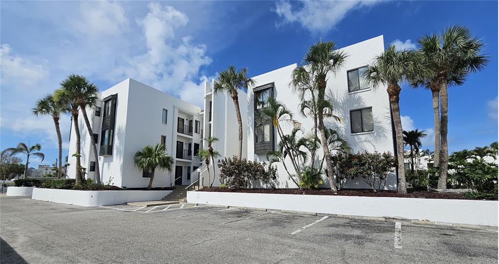 Primary Photo - 2950 N Beach Rd