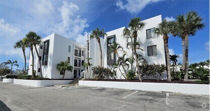 Building Photo - 2950 N Beach Rd