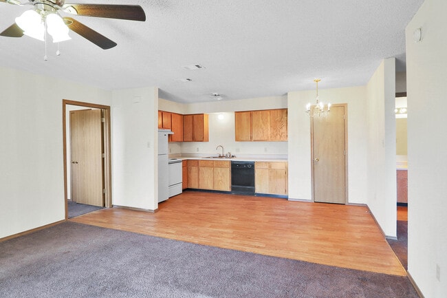 Building Photo - Pleasant View Apartments