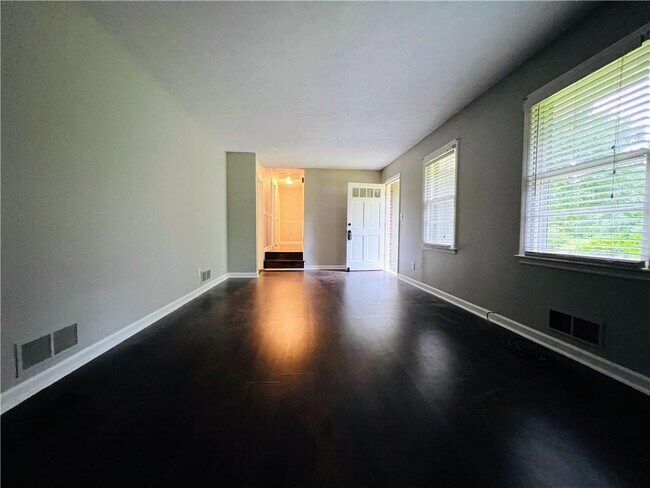 Foto del edificio - 2544 Mountain View School Rd NE