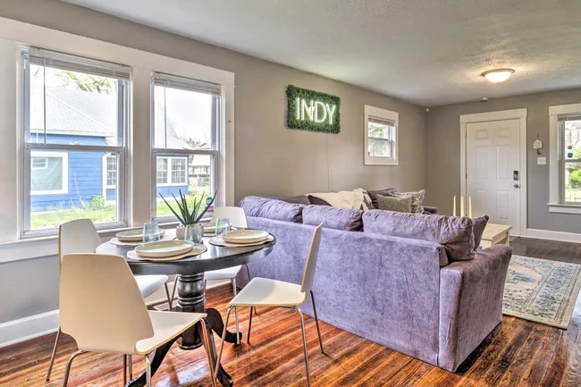 Dining Room - 2460 Bond St