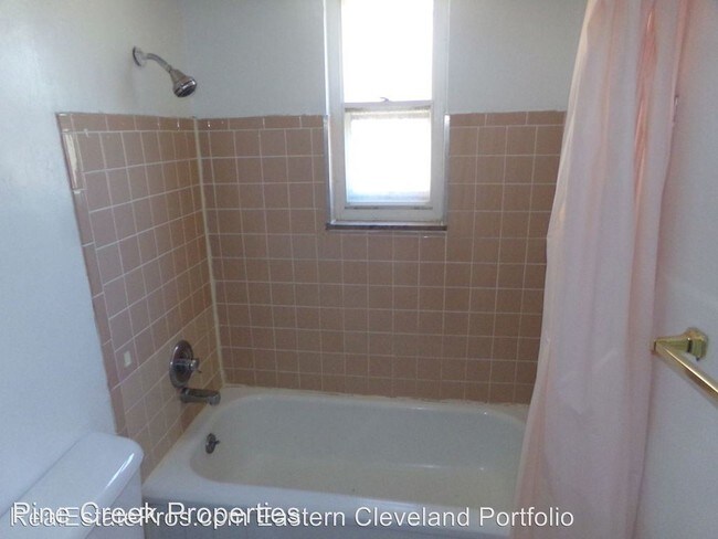 Foto del edificio - 285 E 200th St