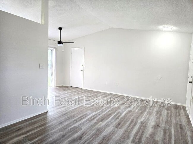 Foto del edificio - 5122 Muriel Ln