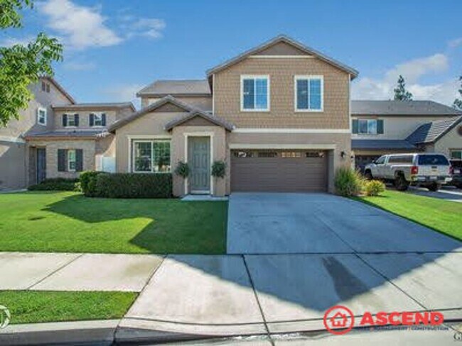 Building Photo - Stunning 4 bedroom Home In Gated Community!