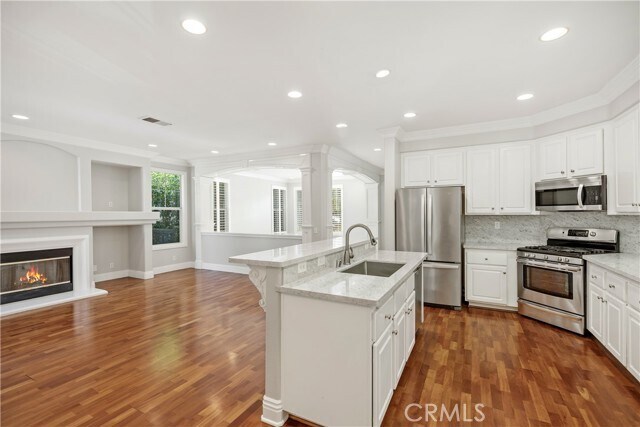 Building Photo - 22 Apple Valley