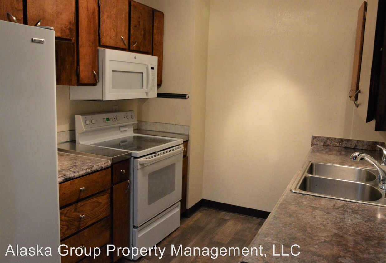 Foto principal - 2 br, 1 bath Apartment - 442 Flower St