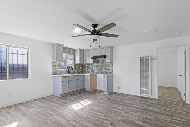 Foto del edificio - For Rent: Fully Remodeled 3BR Duplex | $3,100/month