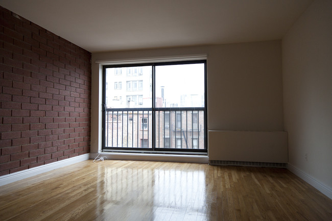 Interior Photo - 10 Jones Street