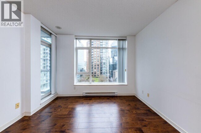 Photo du bâtiment - 480 Robson St