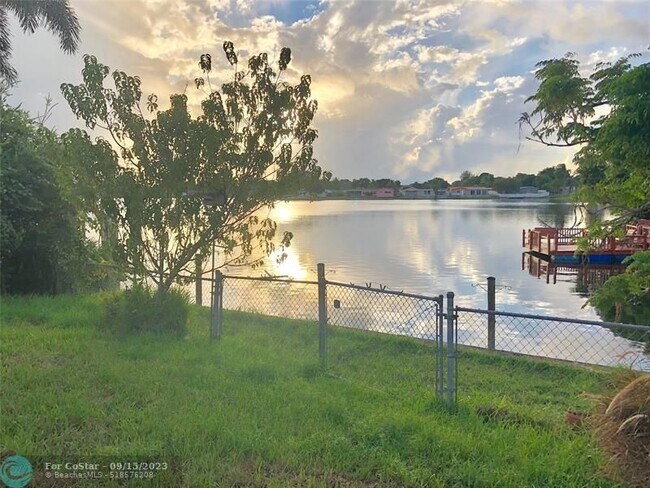 Foto del edificio - 2180 NW 93rd Ave