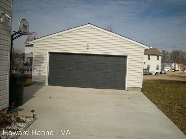 Building Photo - 3 br, 2.5 bath House - 44 Locksley Drive