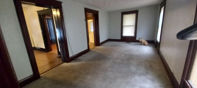Foto del edificio - 422 Bassett St