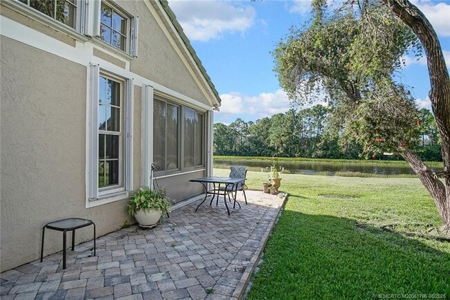 Foto del edificio - 1687 SW Harbour Isles Cir