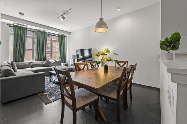 Building Photo - 160 E Berkeley St