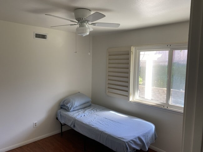 Building Photo - 2101 Ridgeview Pl