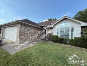 Building Photo - 7890 Jill Ln