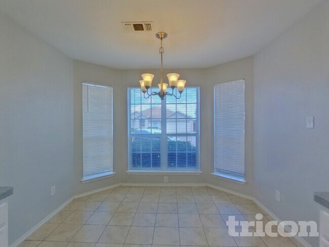 Building Photo - 6910 Meadow Bend Dr