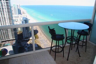 Building Photo - 1830 S Ocean Dr