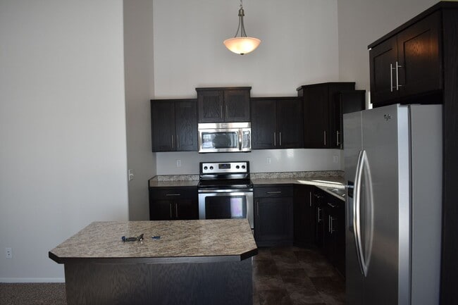 Building Photo - 433 E Foxtail Dr