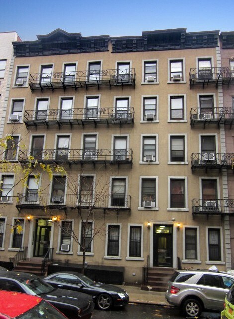 Foto del edificio - 341 E 65th St