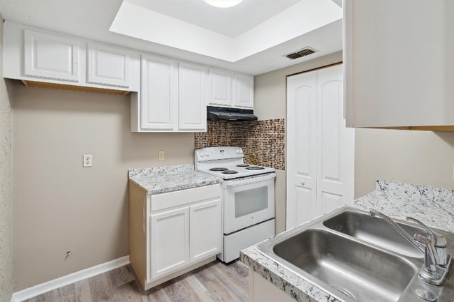 Foto del edificio - 511 SW 69th St
