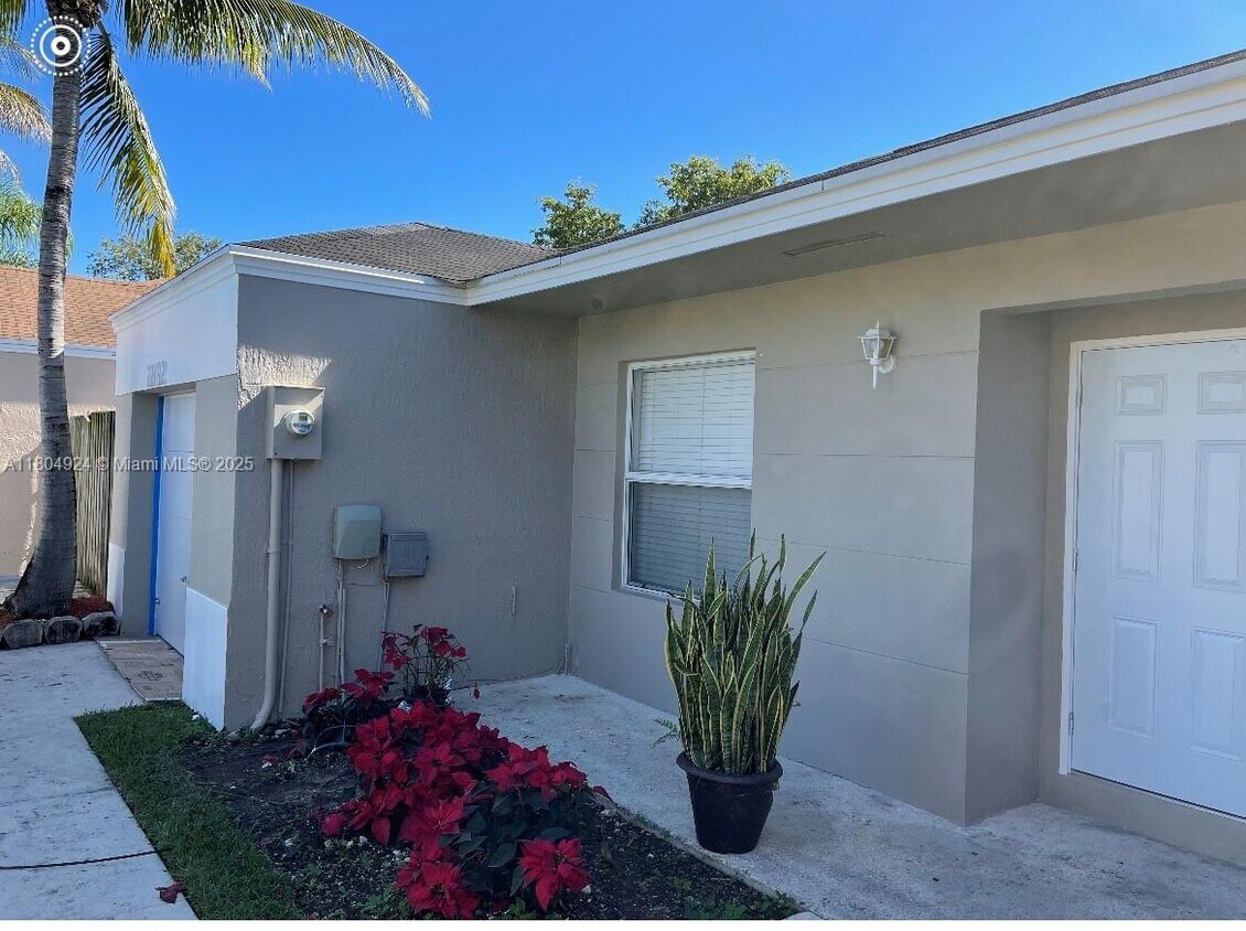 Primary Photo - 22192 SW 98th Pl