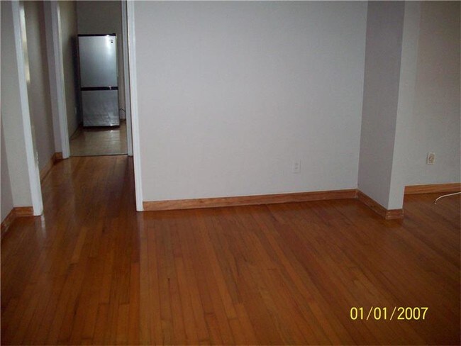 Building Photo - 725 NE 91st St