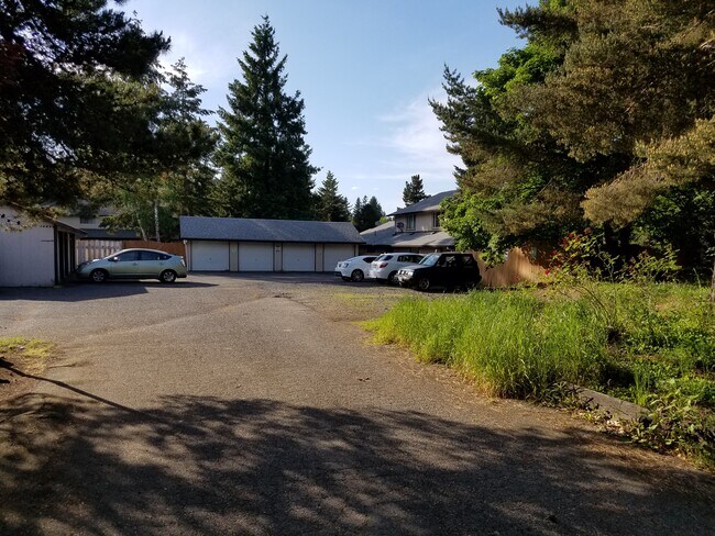 Building Photo - 3845 Northwest Chemult Place