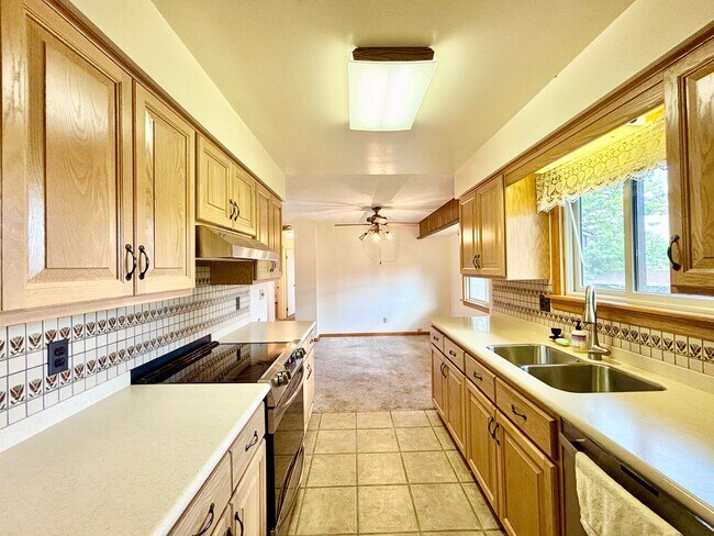 Foto del edificio - Amazing Lakewood Brick Ranch!