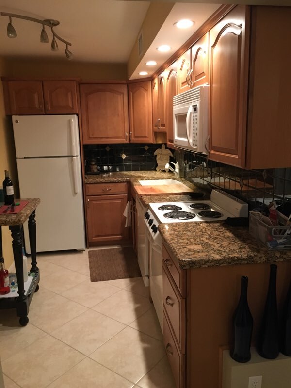 kitchen - 2809 Florida Blvd