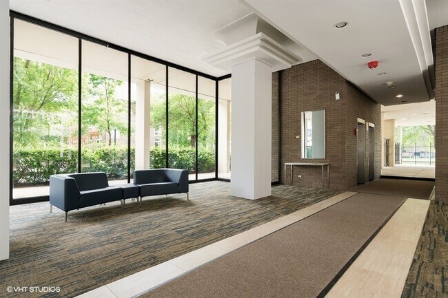 Foto del edificio - 1401 E 55th St