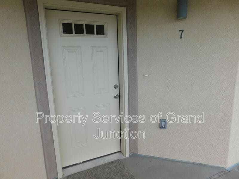 Photo - 668 Brookwillow Drive