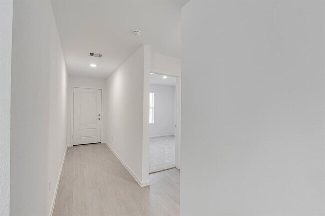 Building Photo - 6606 Tricolor Beech Ln