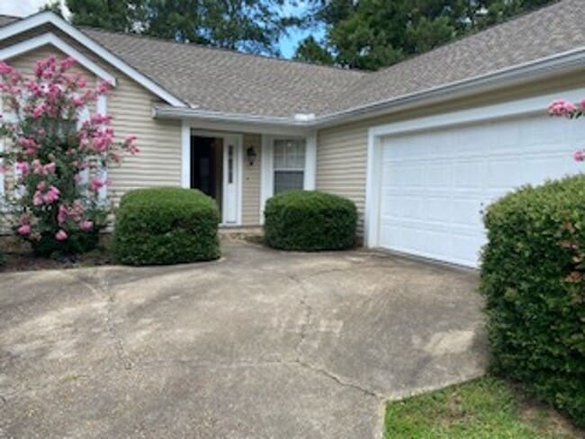 Building Photo - Wonderful 3/2 home in great neighborhood