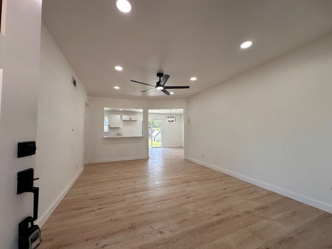 Foto del edificio - 11380 Lanewood Cir