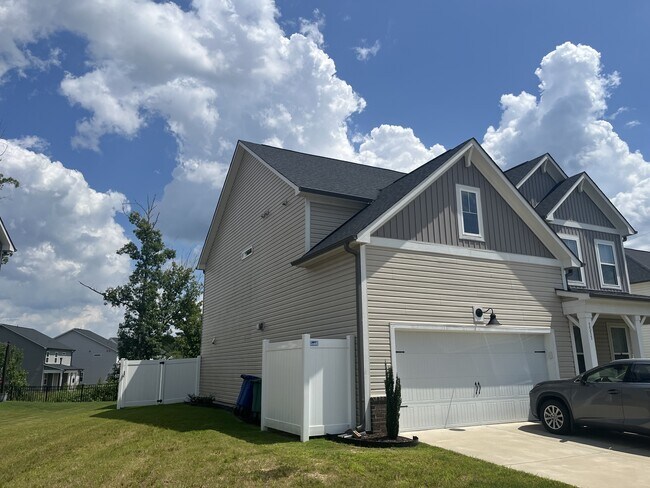 Building Photo - 1511 Woodland Knl Ct
