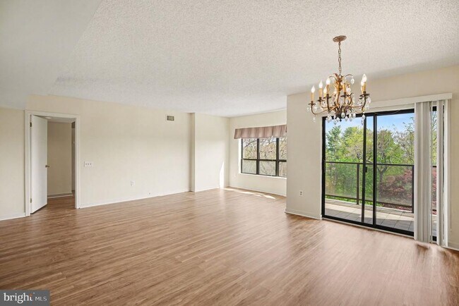 Foto del edificio - 100 Breyer Dr